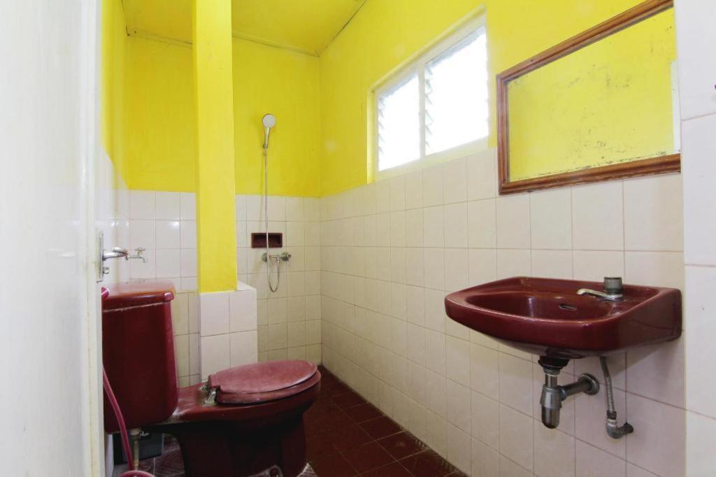 Vogels Hostel Yogyakarta Exterior photo