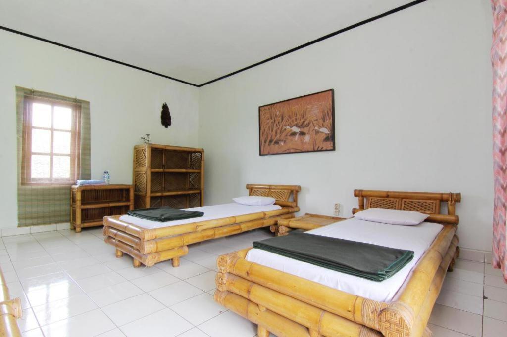 Vogels Hostel Yogyakarta Exterior photo