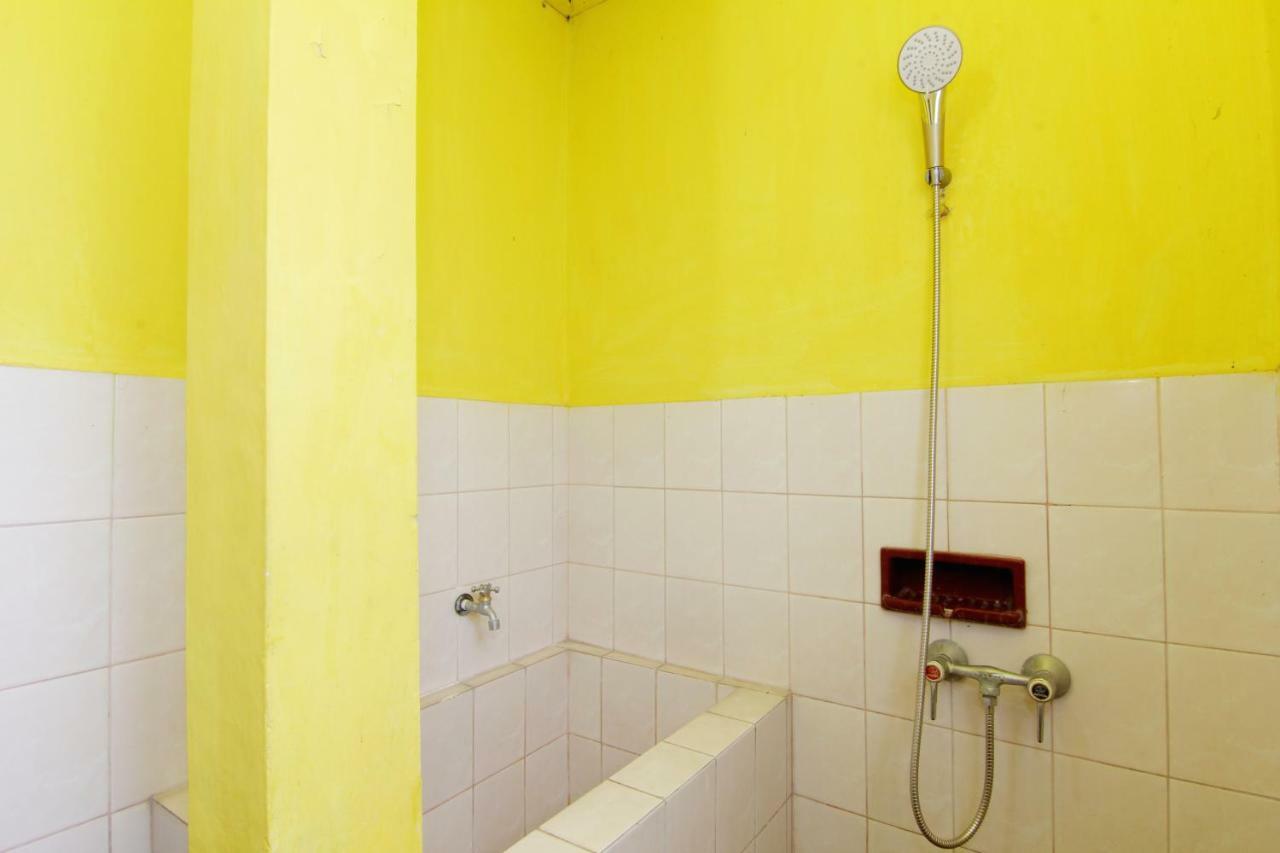 Vogels Hostel Yogyakarta Exterior photo
